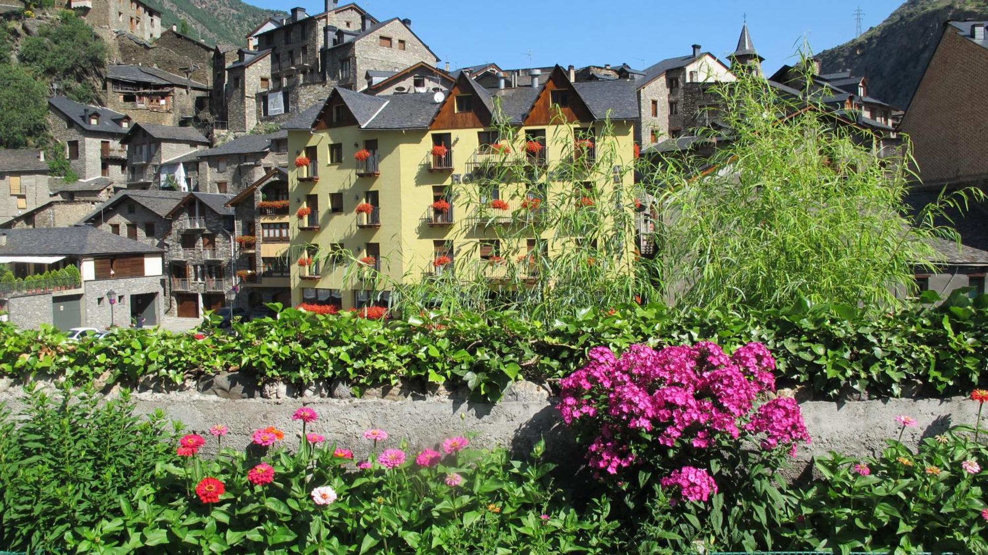Hotel De Rei Llavorsí エクステリア 写真